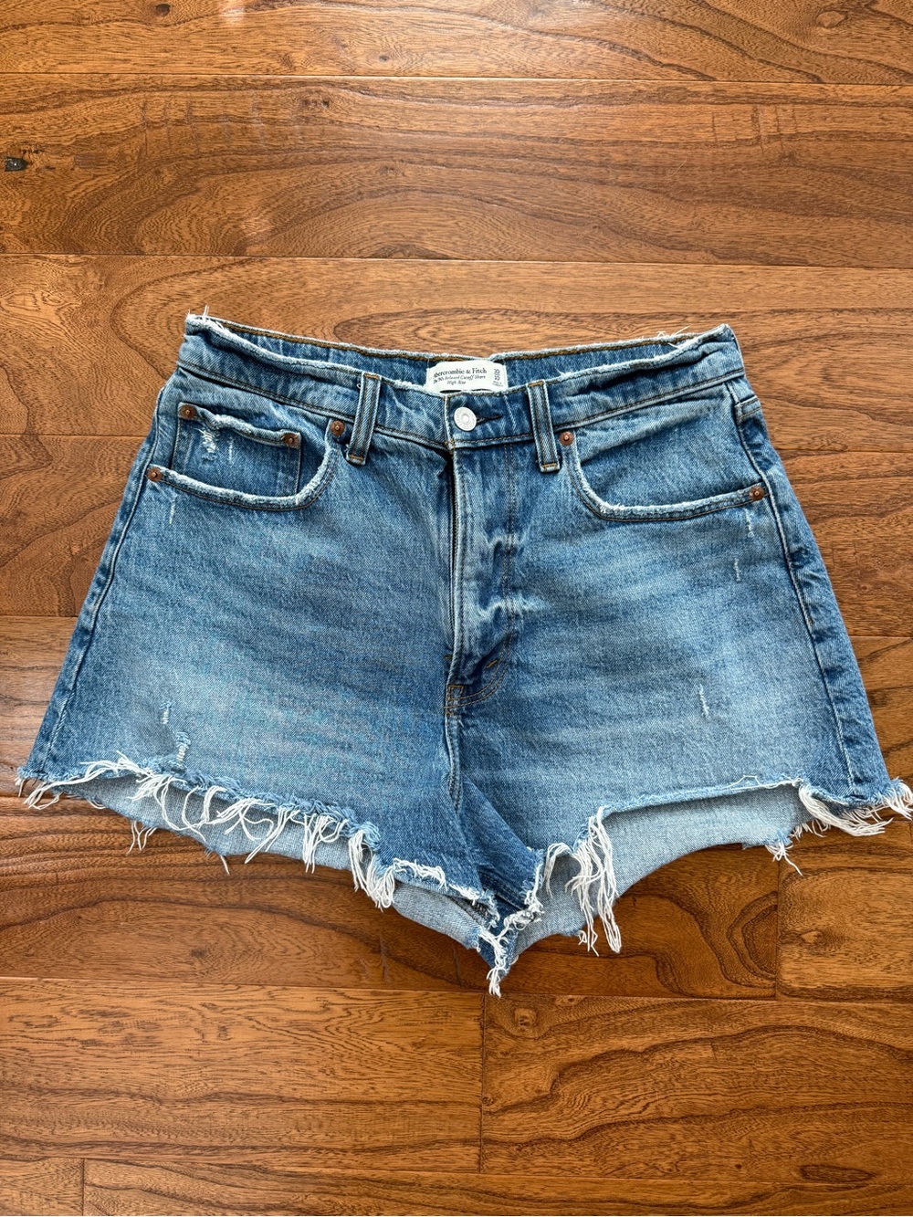 Abercrombie Curve Love 90s Relaxed Cutoff shorts